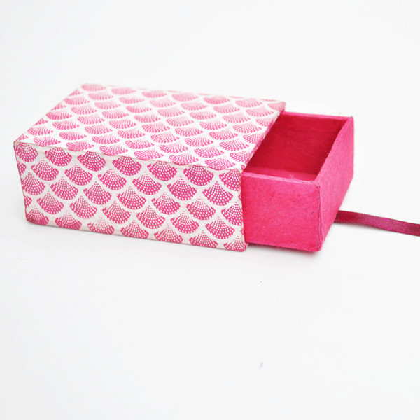 MEDIUM-BOX-